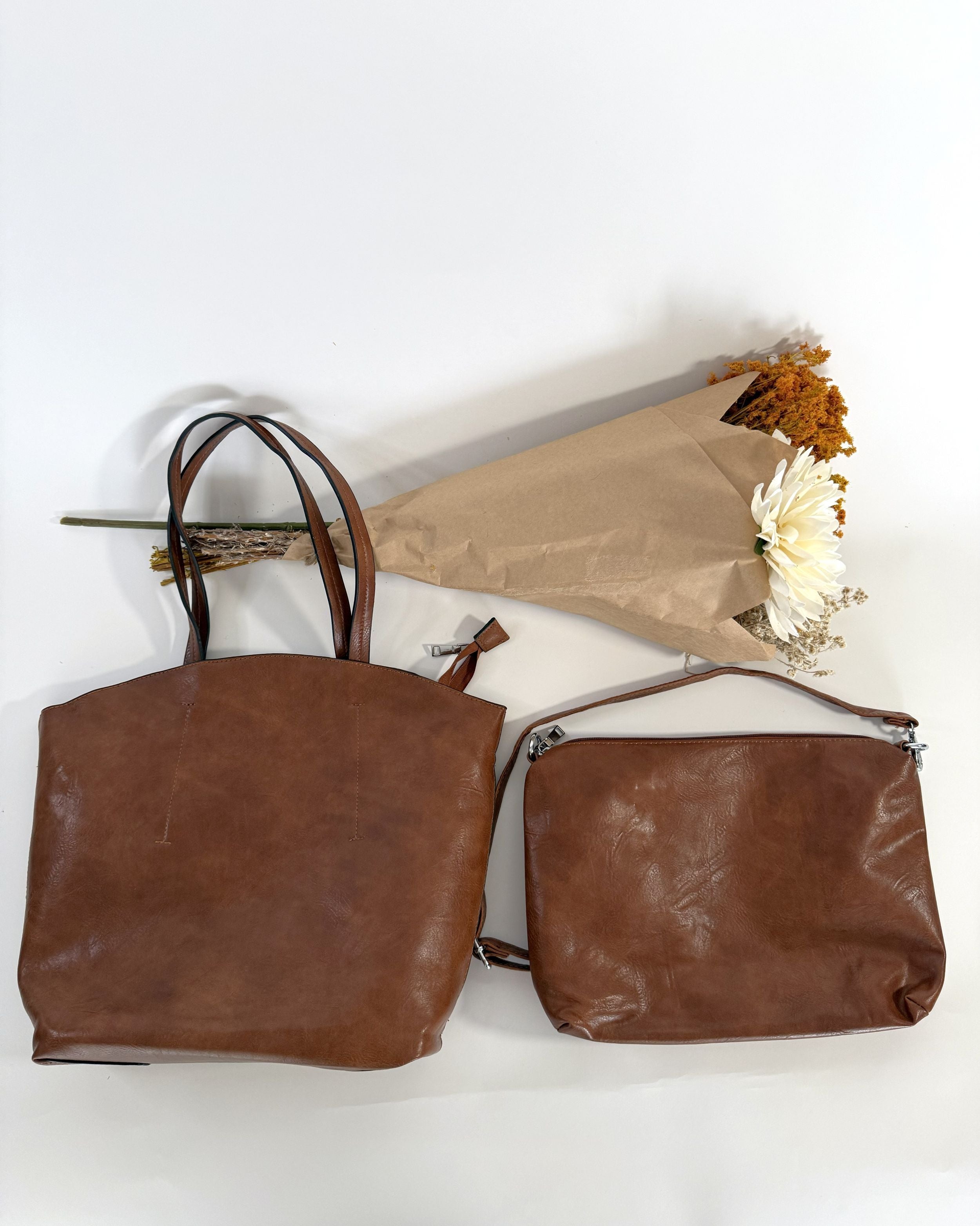Κλασική Καφέ Faux Leather Τσάντα Tote, ανθεκτική, ευρύχωρη και κομψή για καθημερινή χρήση.
