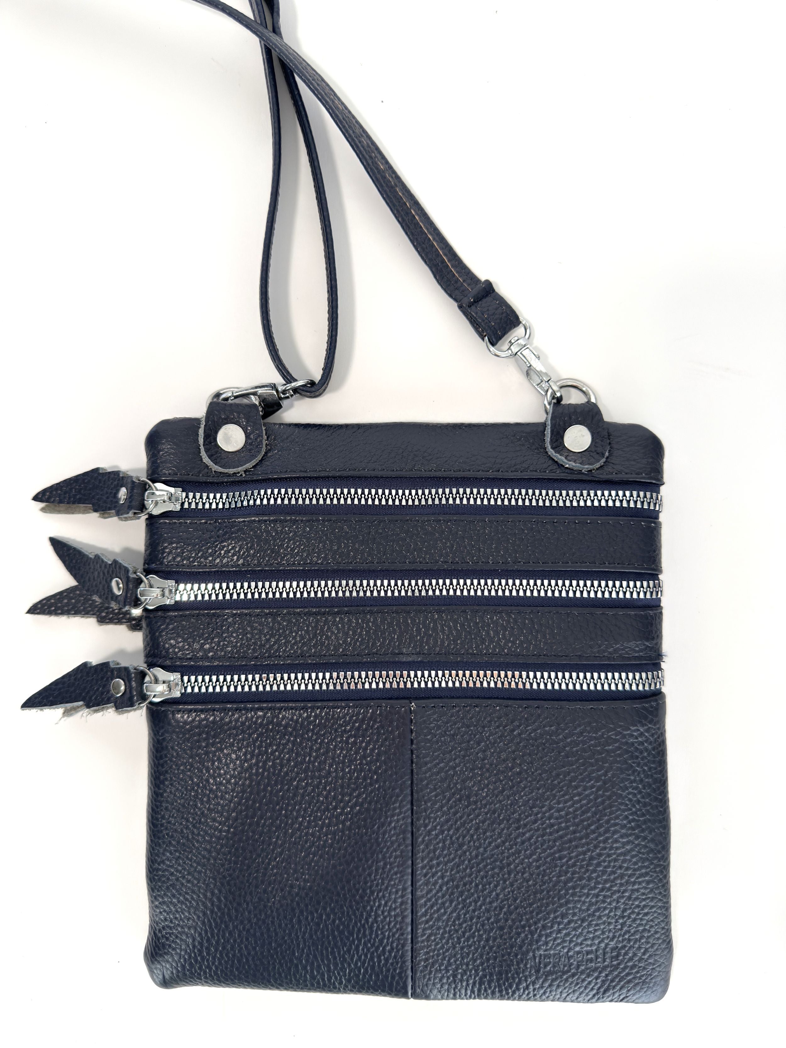 Μπλέ τσαντάκι καθημερινό για όλες τις ώρες