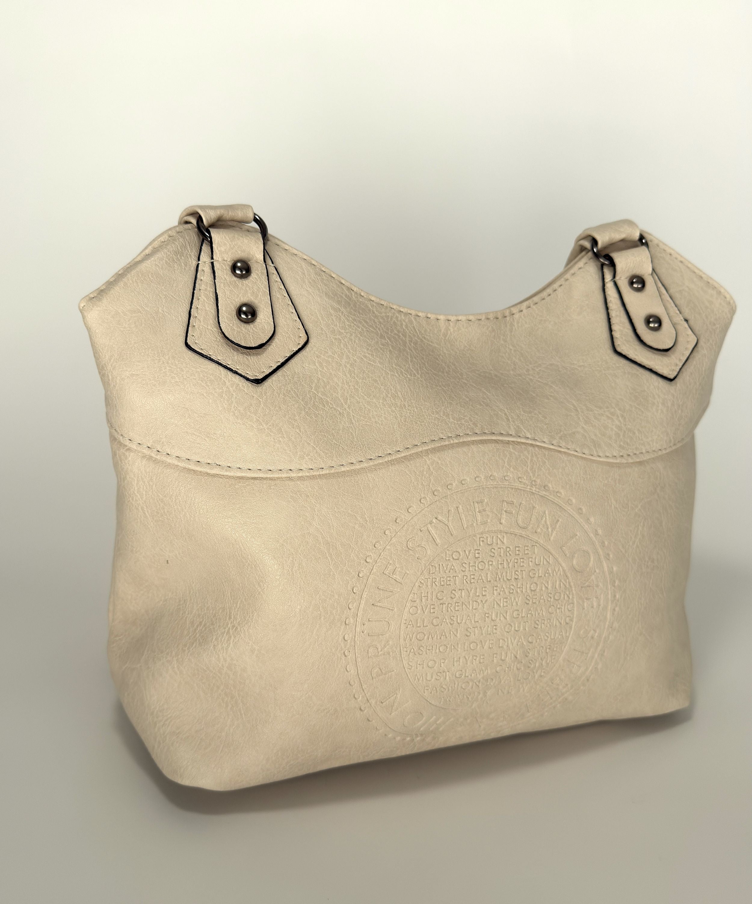 Κλασσική τσάντα ώμου με ανθεκτικά λουριά για κάθε μέρα