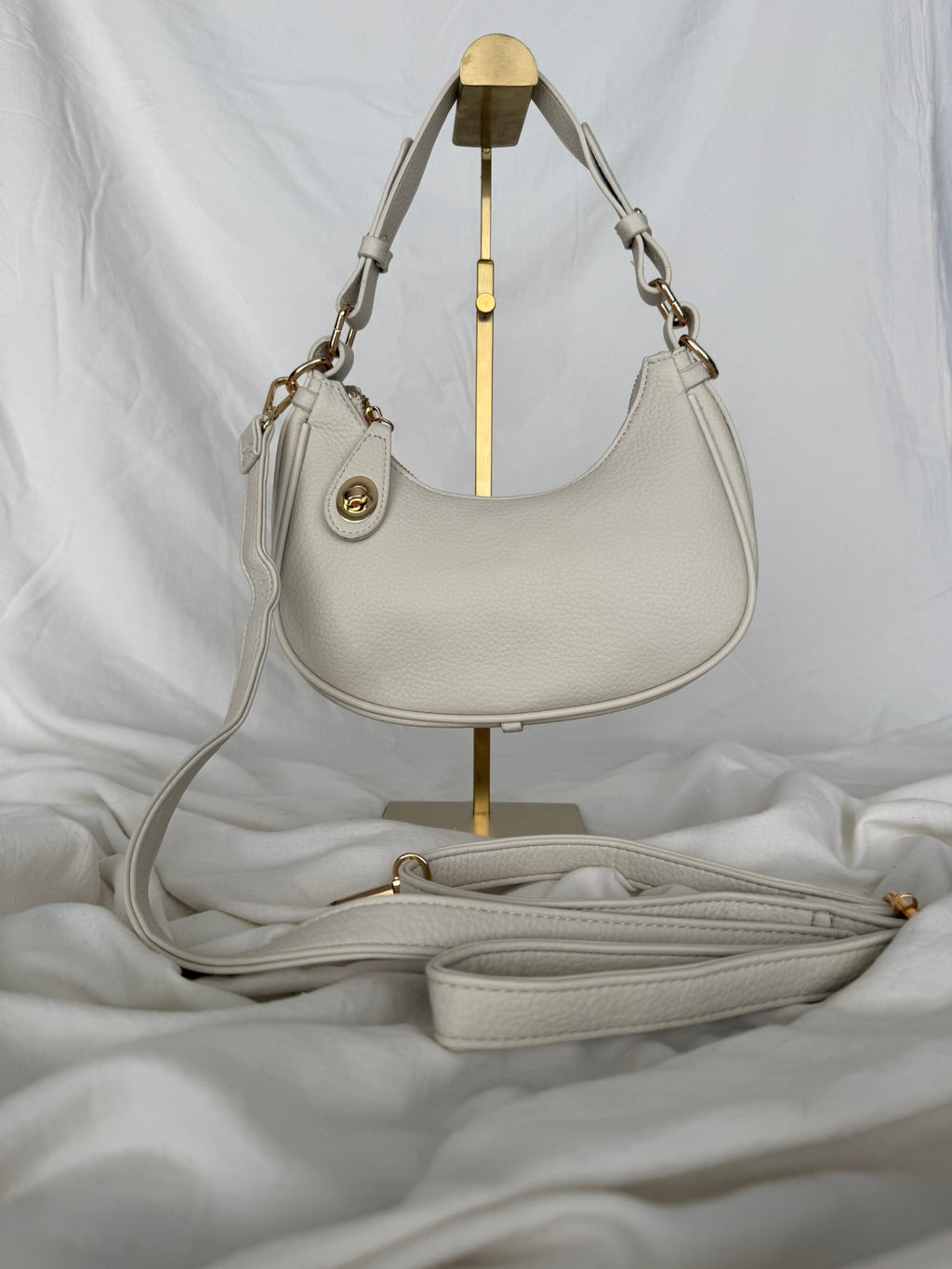 Γυναικεία Εκρού Shoulder Bag Minimal με Χρυσά Μεταλλικά Στοιχεία