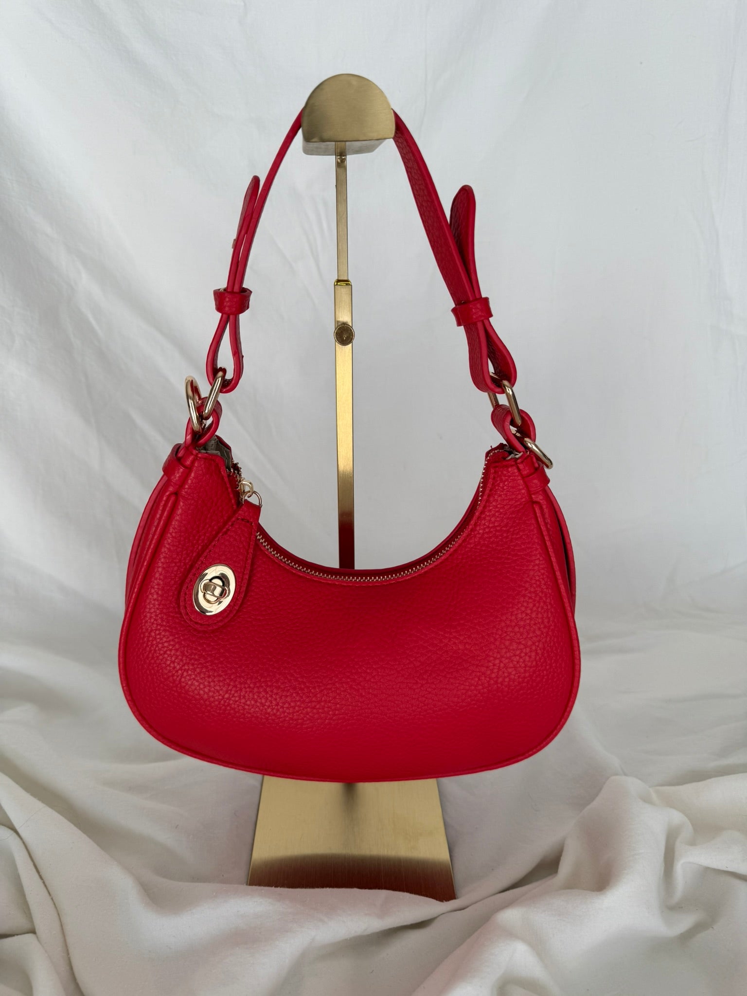 Γυναικεία κόκκινη Shoulder Bag Minimal με Χρυσά Μεταλλικά Στοιχεία