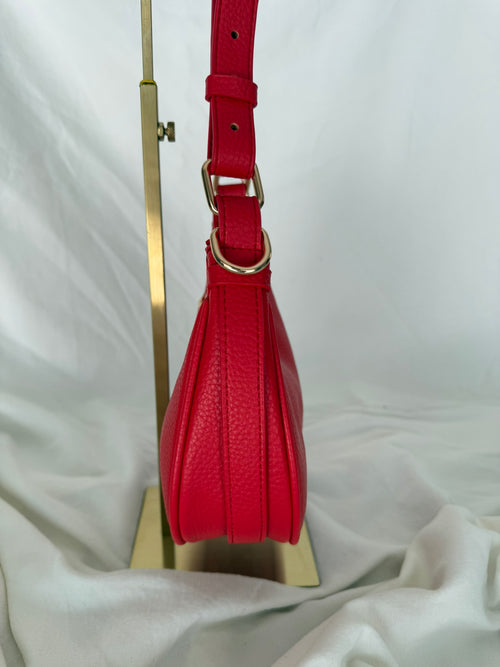 Γυναικεία κόκκινη Shoulder Bag Minimal με Χρυσά Μεταλλικά Στοιχεία