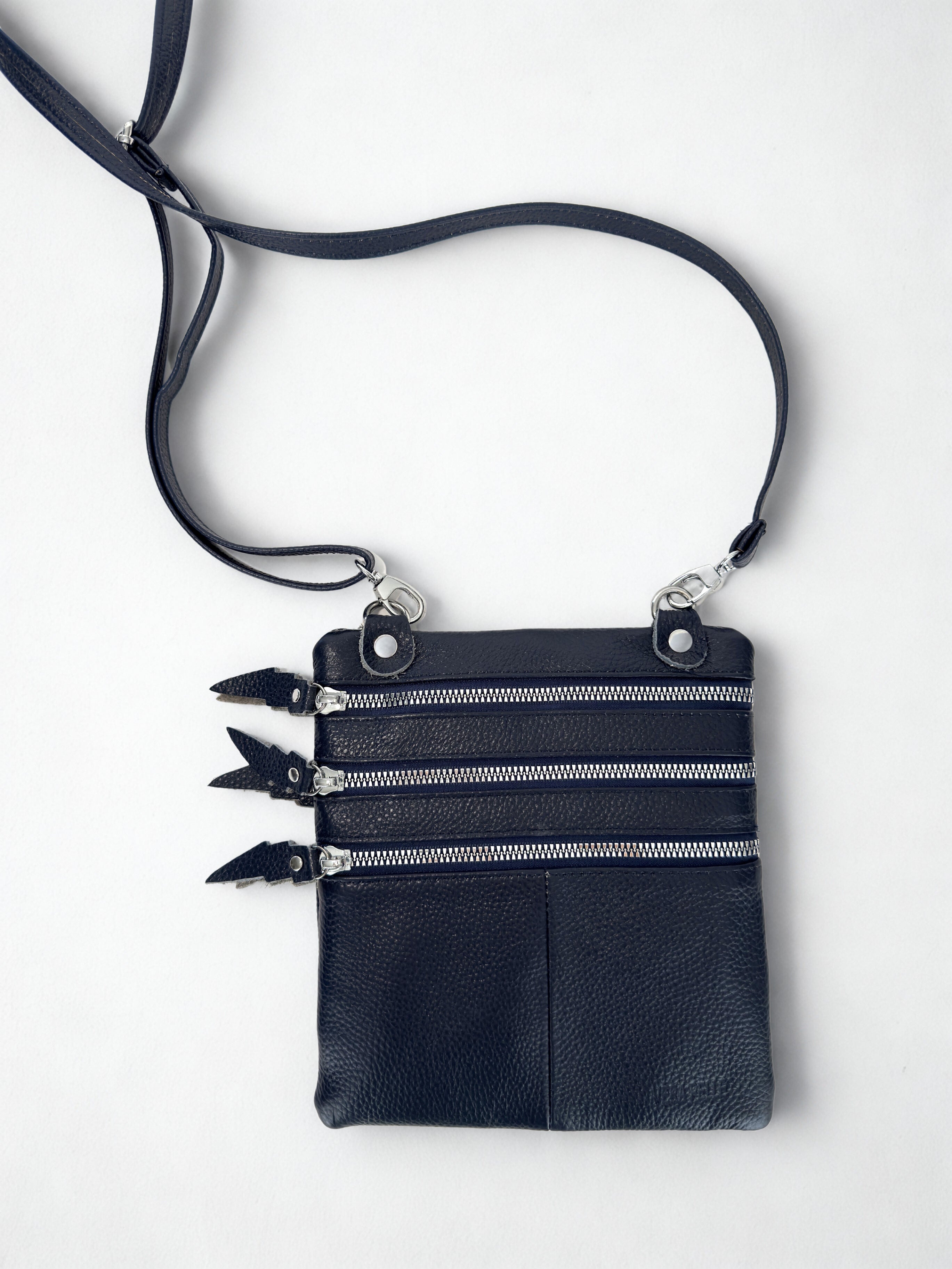 Μπλέ τσαντάκι καθημερινό για όλες τις ώρες